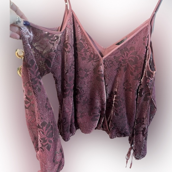 Guess Tops - 🌟 Guess | Velvet Blouse